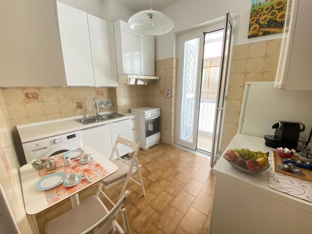 Apartamento Dimora De Amicis 88 Bari Exterior foto