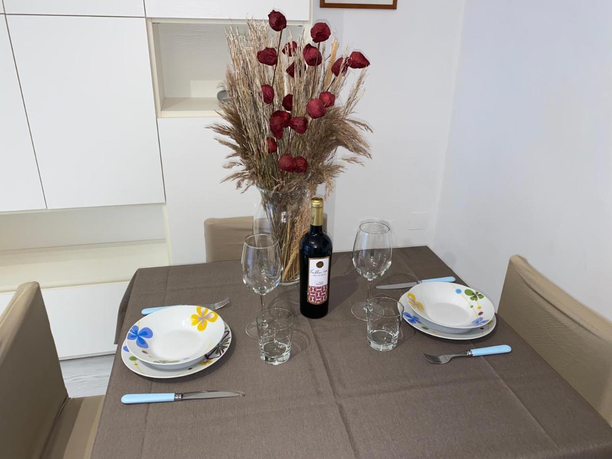 Apartamento Dimora De Amicis 88 Bari Exterior foto