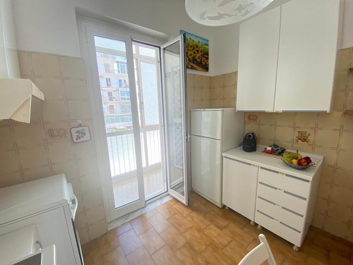 Apartamento Dimora De Amicis 88 Bari Exterior foto