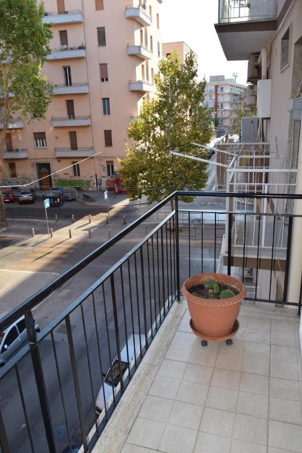 Apartamento Dimora De Amicis 88 Bari Exterior foto